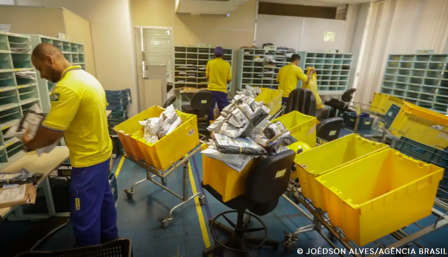 Correios aprovam demissão voluntária e fechamento de agências