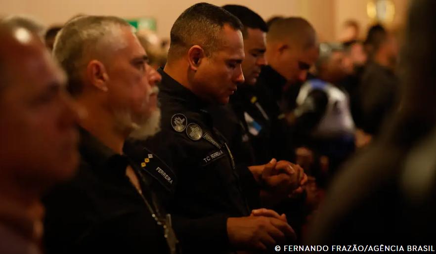 Policial atingido por fuzil em operação no Complexo da Penha morre após quase um mês internado