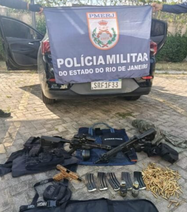 Operação policial apreende grande quantidade de armas e munições em condomínio do bairro Cabral, em Resende