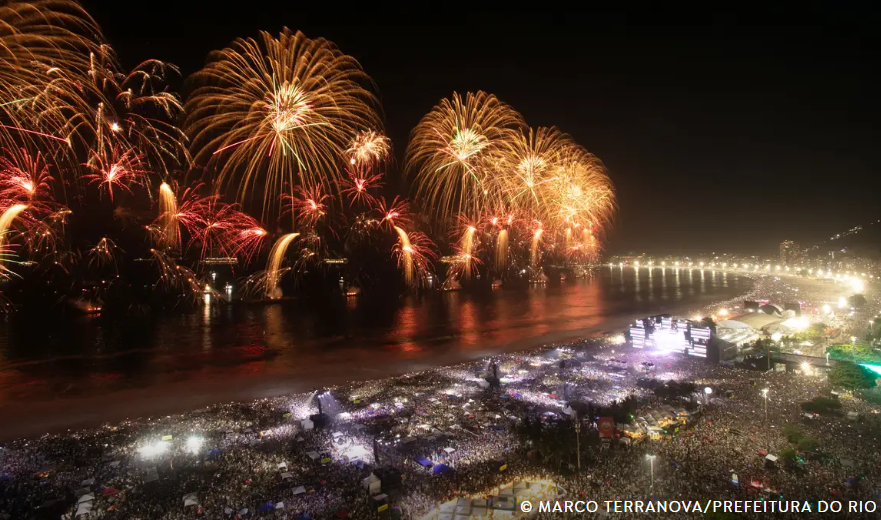 Virada do ano no Rio leva 2,6 milhões de pessoas a Copacabana