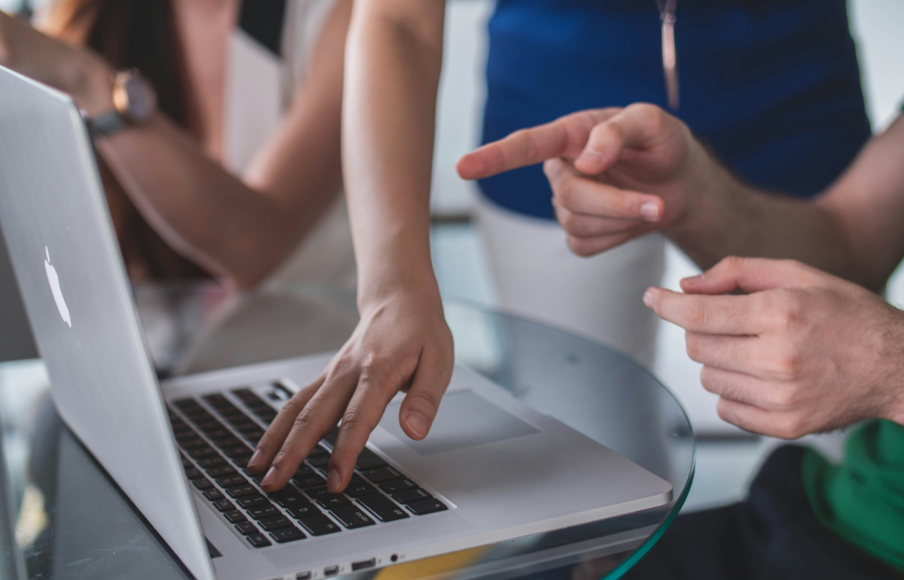 Estado do Rio fecha 2025 com recorde histórico na abertura de empresas: mais de 86 mil novos negócios foram iniciados