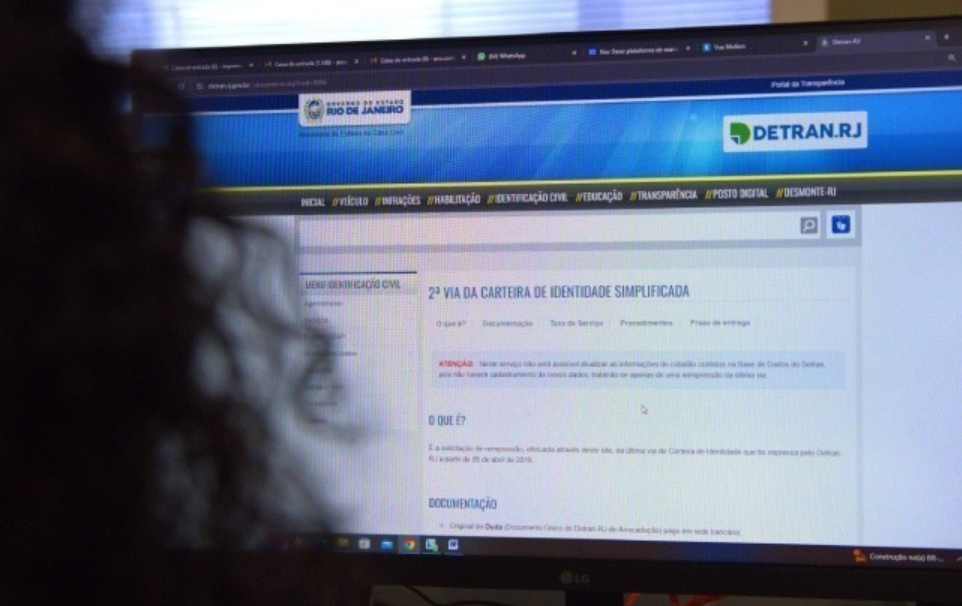 Detran RJ alerta sobre sites falsos e tentativas de fraude por e-mail e SMS
