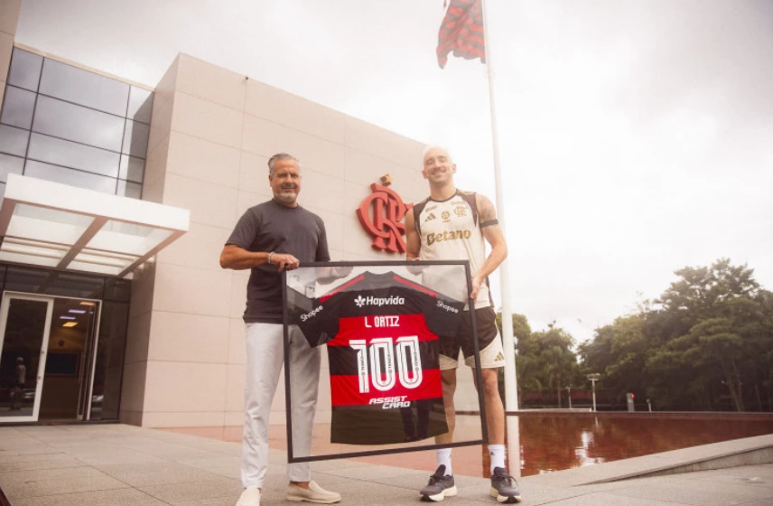 Léo Ortiz completa 100 jogos pelo Flamengo e consolida trajetória vitoriosa no clube