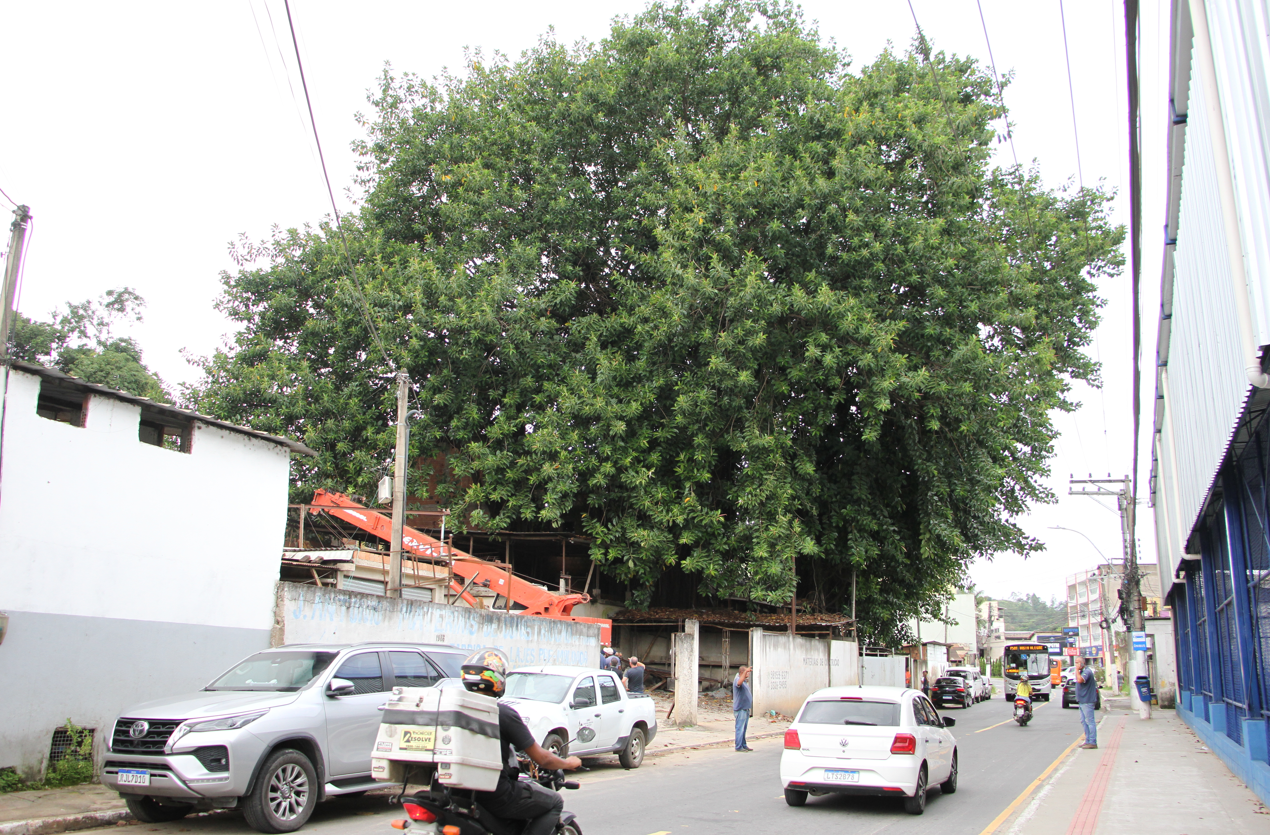 Trecho da Avenida Presidente Kennedy é interditado para serviços de manutenção em Barra Mansa