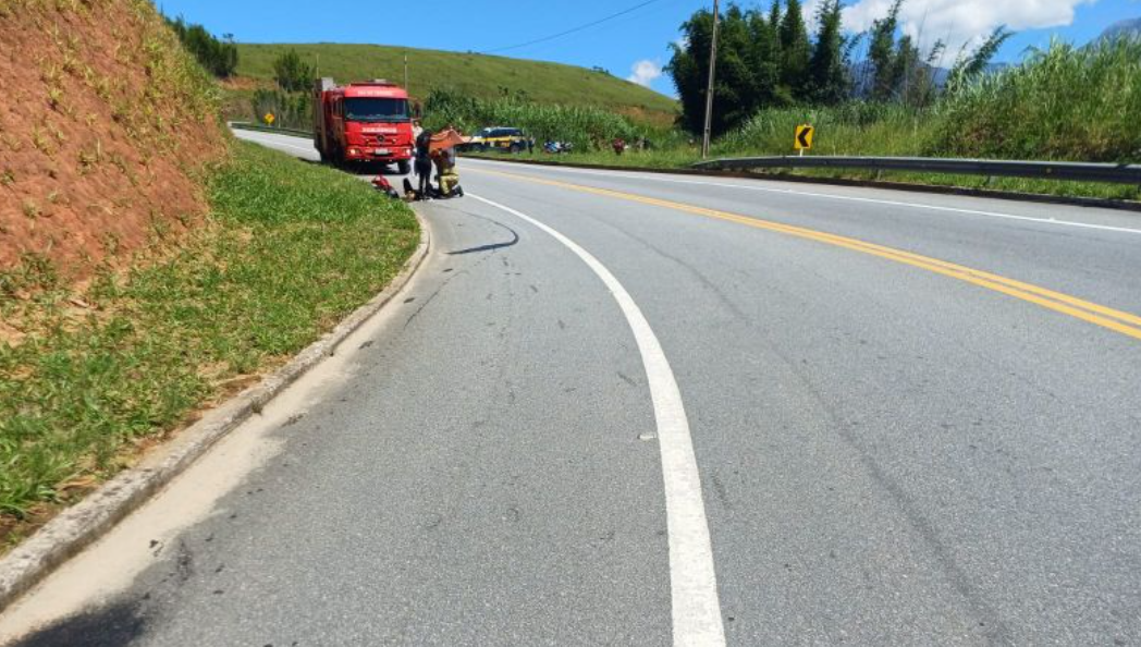 Motociclista fica ferido após queda na BR-354, em Resende