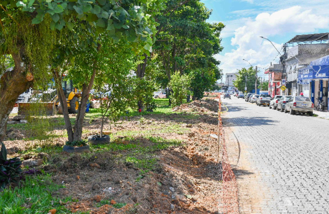 Resende inicia obra de estacionamento no Acesso Oeste