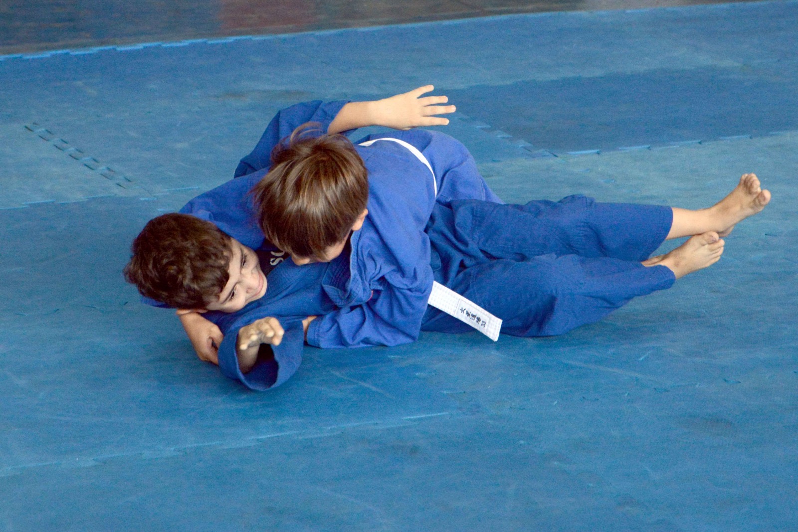 Barra Mansa terá agenda esportiva com basquete e etapa regional de jiu-jitsu neste domingo