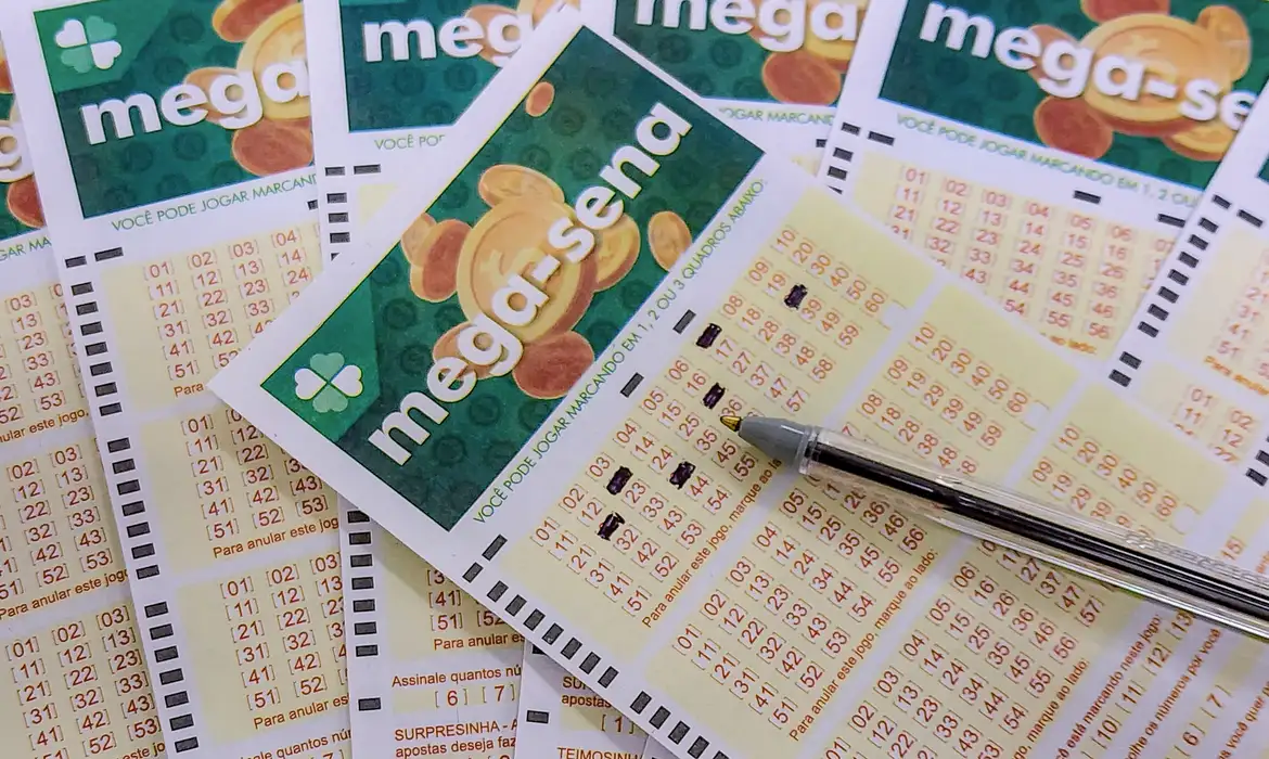 Mega-Sena acumula e prêmio principal vai para R$ 27 milhões