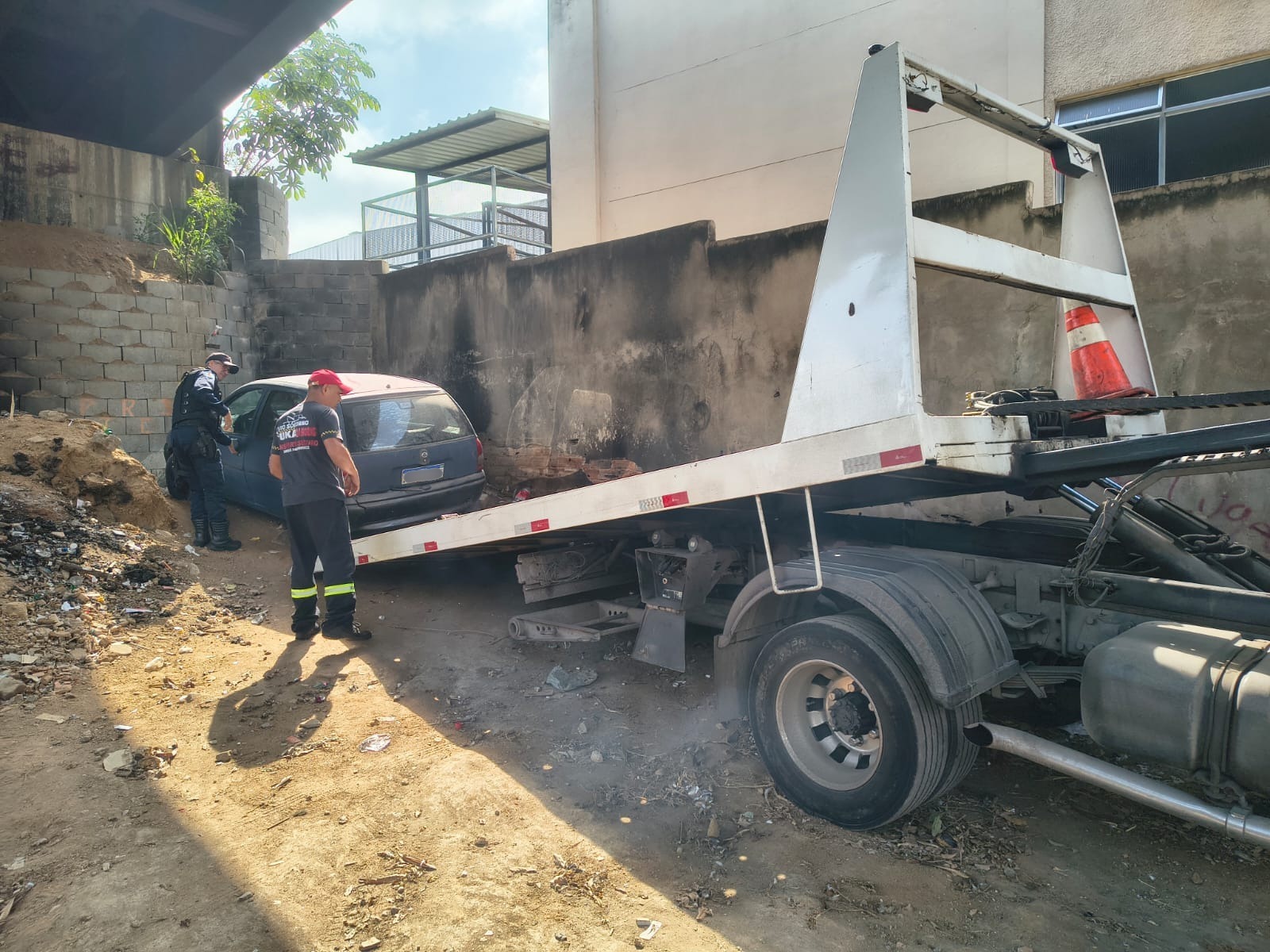 Guarda Municipal de Barra Mansa recupera veículo roubado e devolve carro ao proprietário