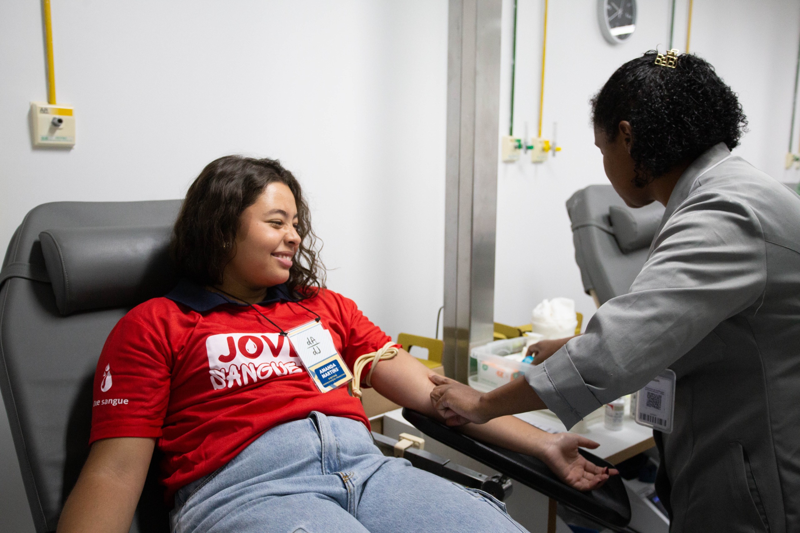 Hemonúcleo de Volta Redonda recebe universitários da UFF em ação de doação de Sangue