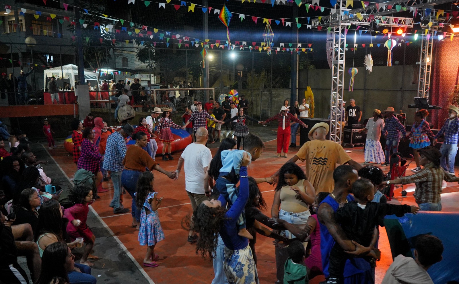 Arraiá da Água Comprida reúne cerca de 16 mil pessoas em quatro dias de festa