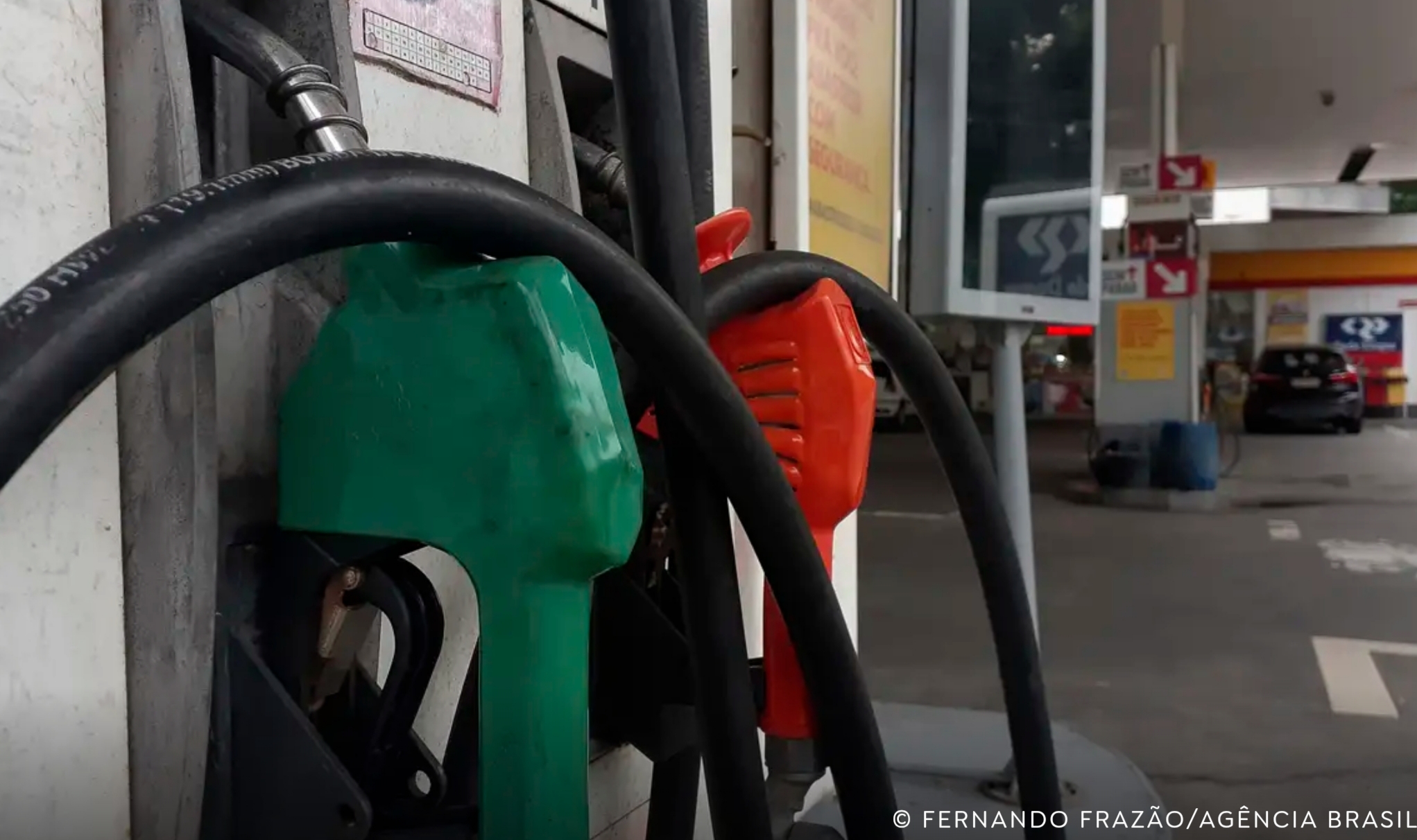 Segunda maior refinaria do país reduz preço da gasolina em 11,3%
