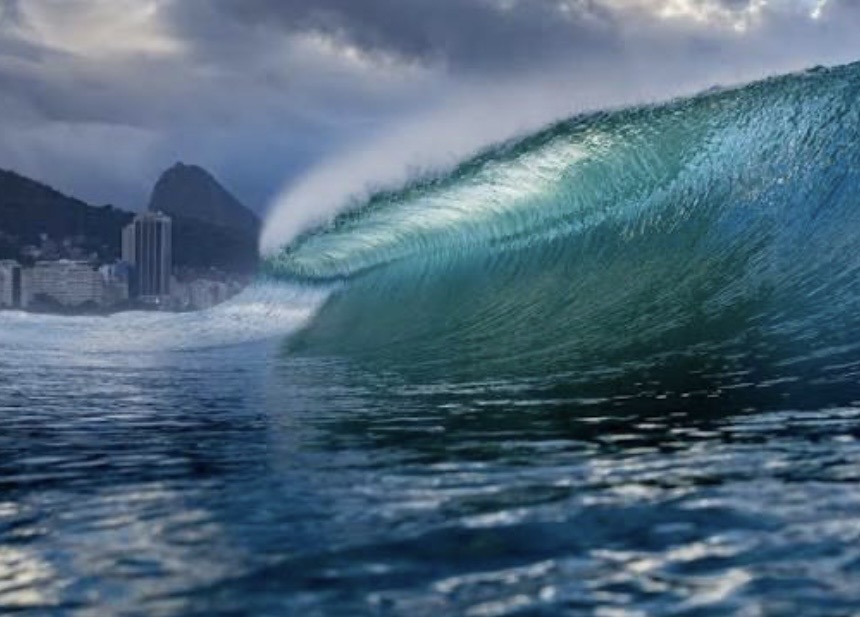 Ressaca pode levar ondas de até 2,5 metros à orla do Rio neste domingo