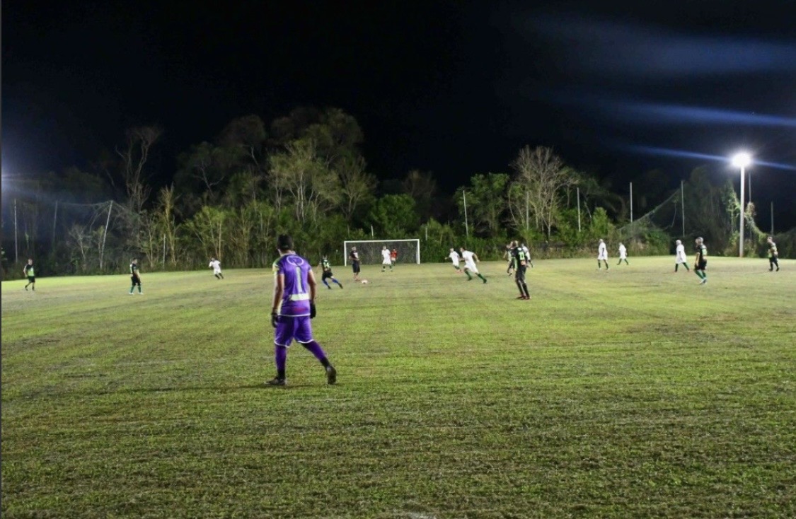 Campo da Serrinha do Alambari recebe nova iluminação em Resende